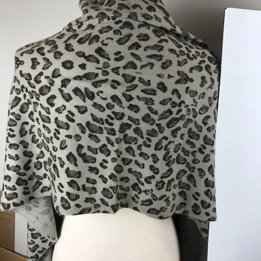 Multi-functional unbranded, cheetah print scarf/wrap